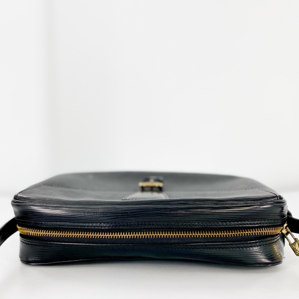 ❤️✨BEAUTIFUL✨❤️ CROSSBODY - Picture 7 of 14